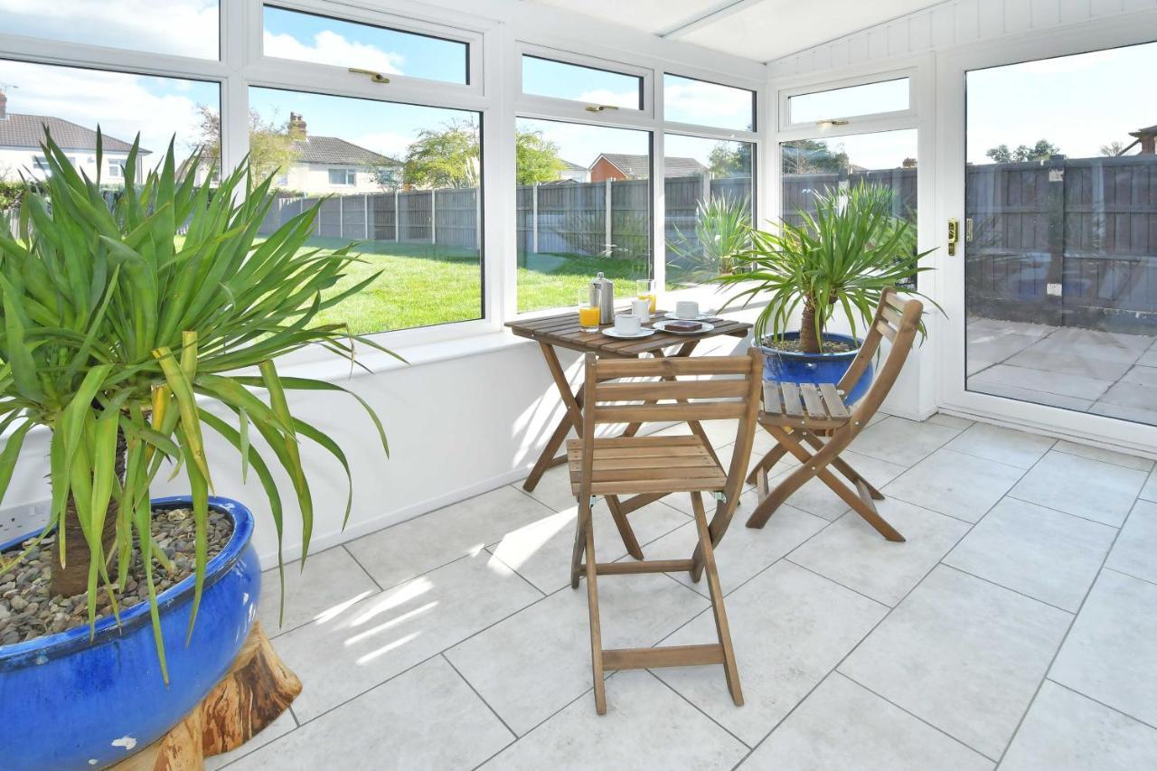 Orion House - Sleeps 6, Driveway, Garden Villa Crewe Eksteriør bilde